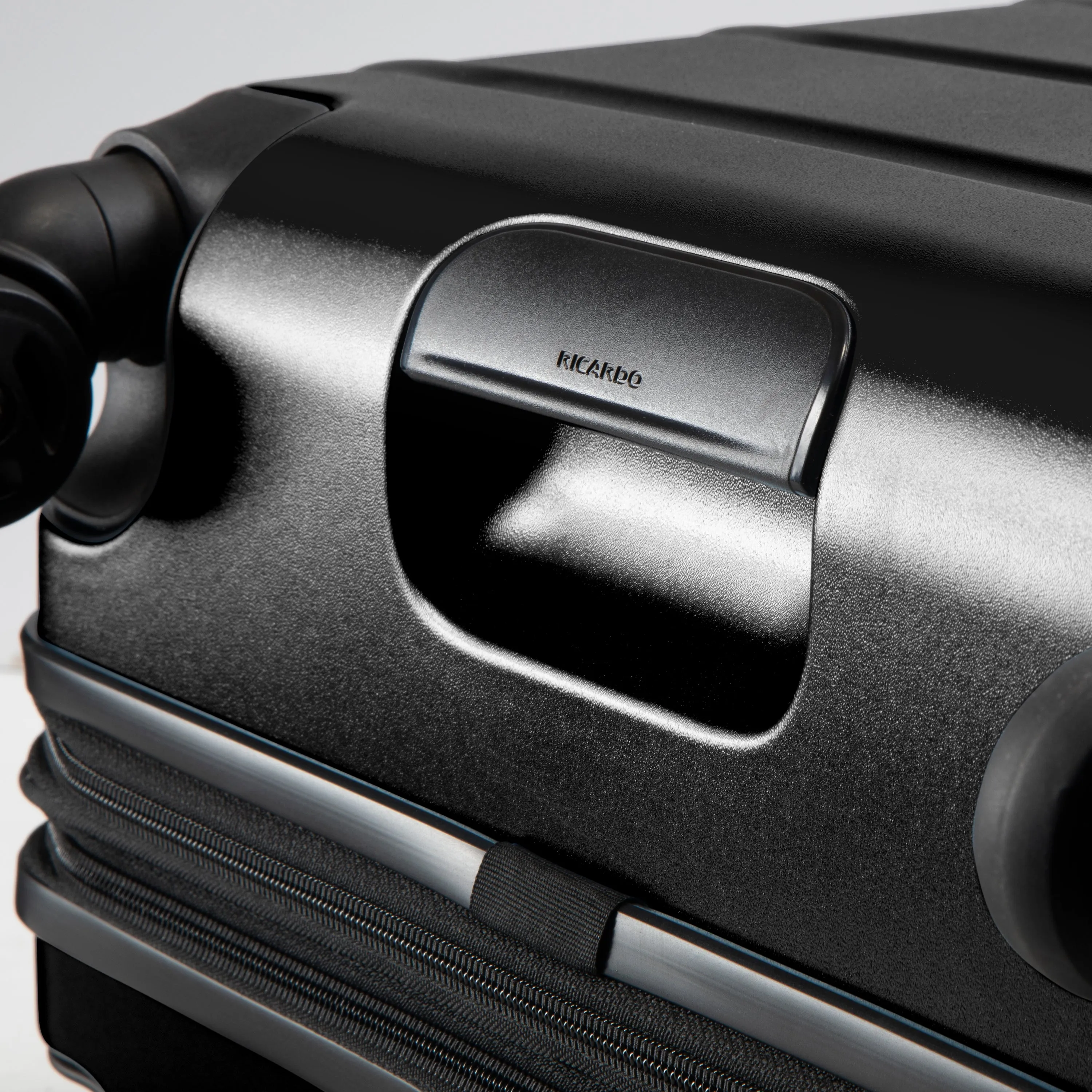 Cambria Hardside Medium Check-In Expandable Spinner