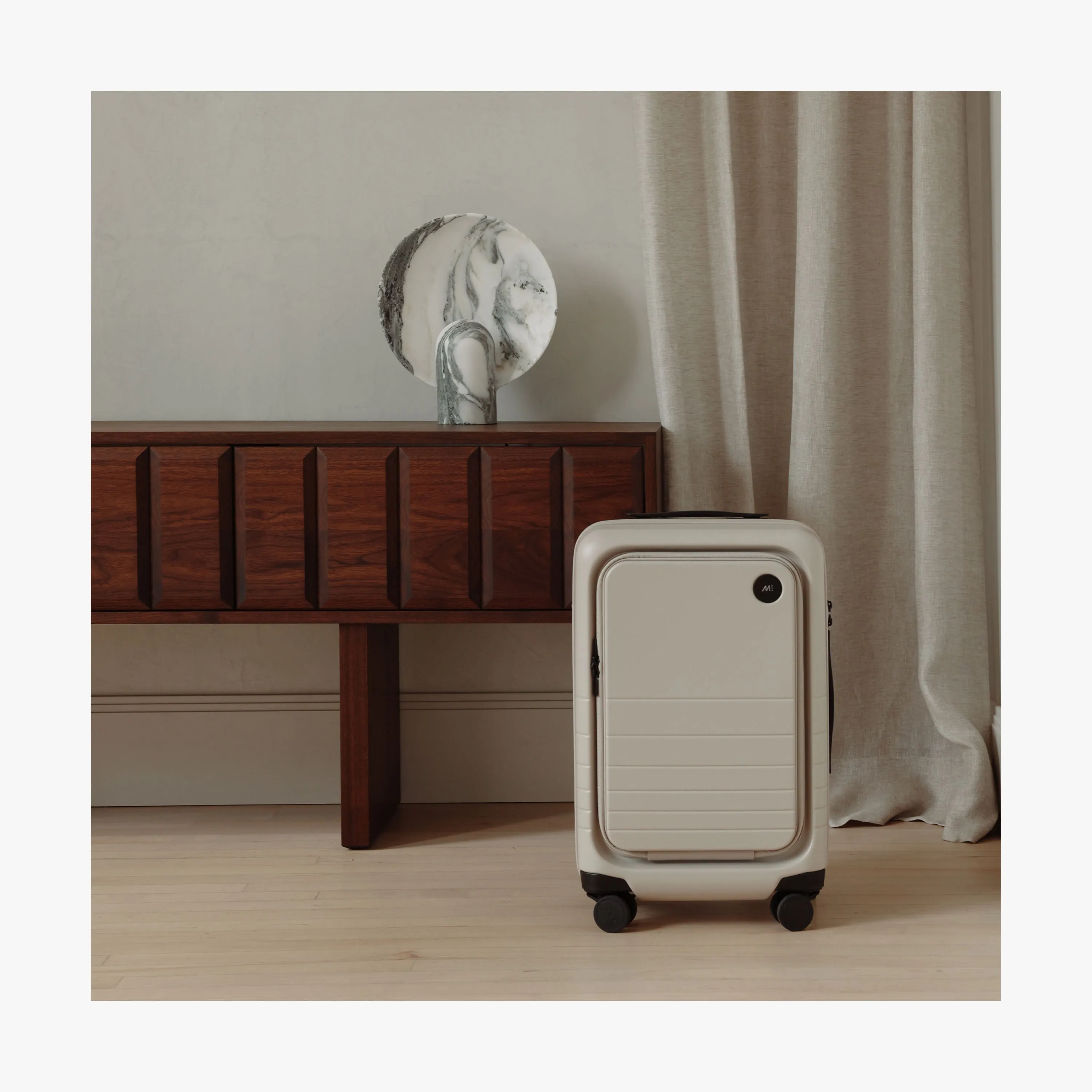Check-In Medium