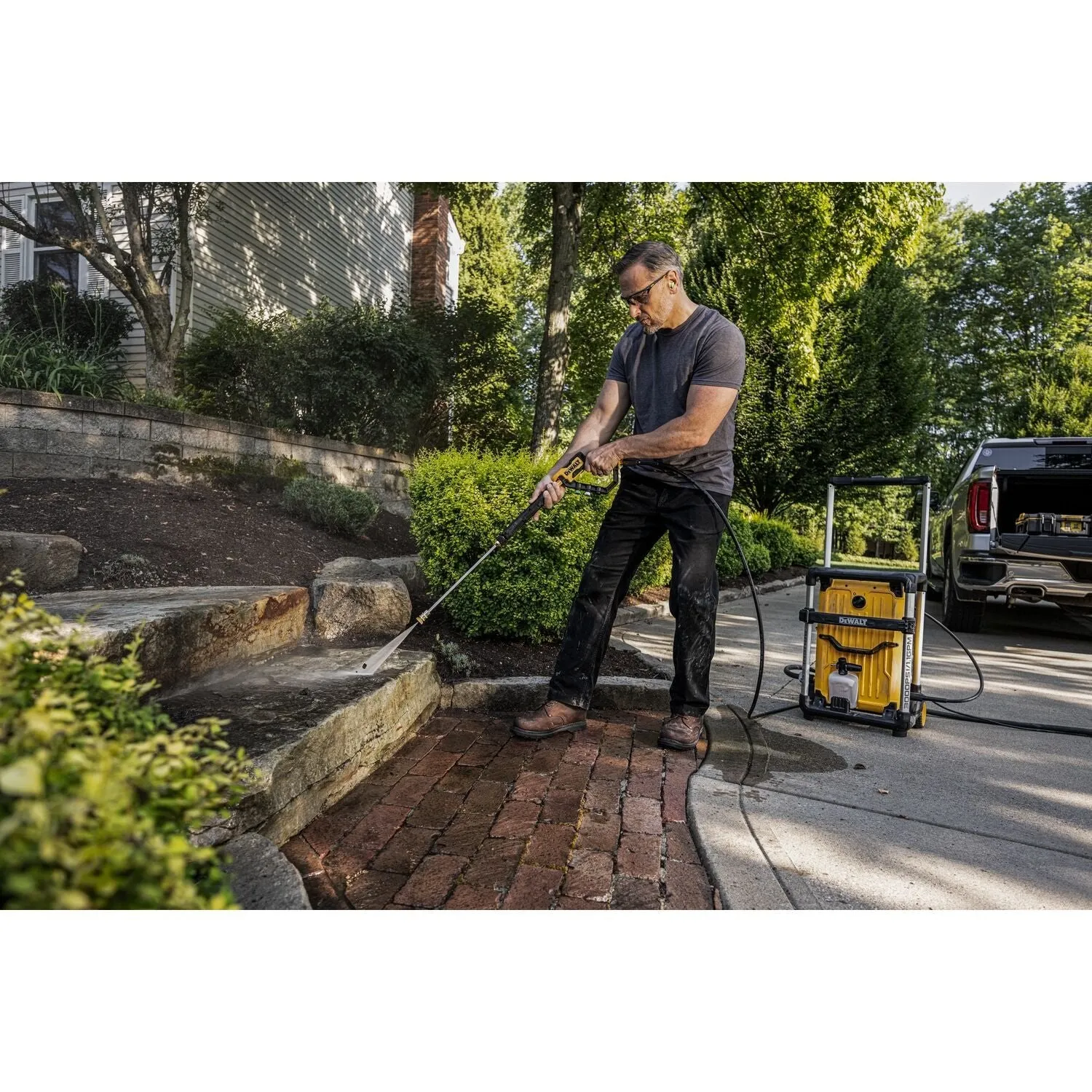 DEWALT DWPW3000-3000 Max PSI* 1.1 GPM 15 AMP Brushless Jobsite Electric Cold Water Pressure Washer