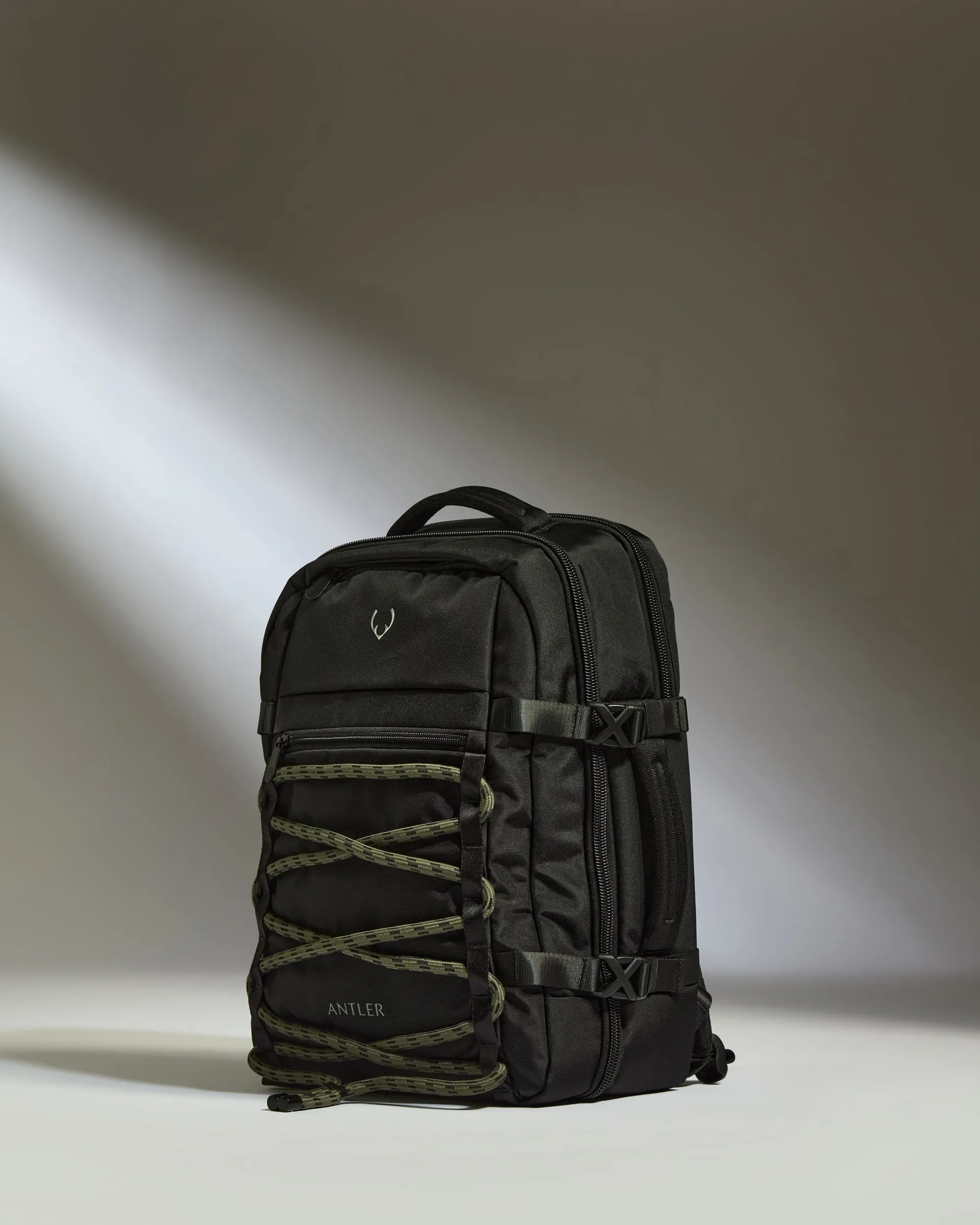 Discovery Backpack in Carbon Black