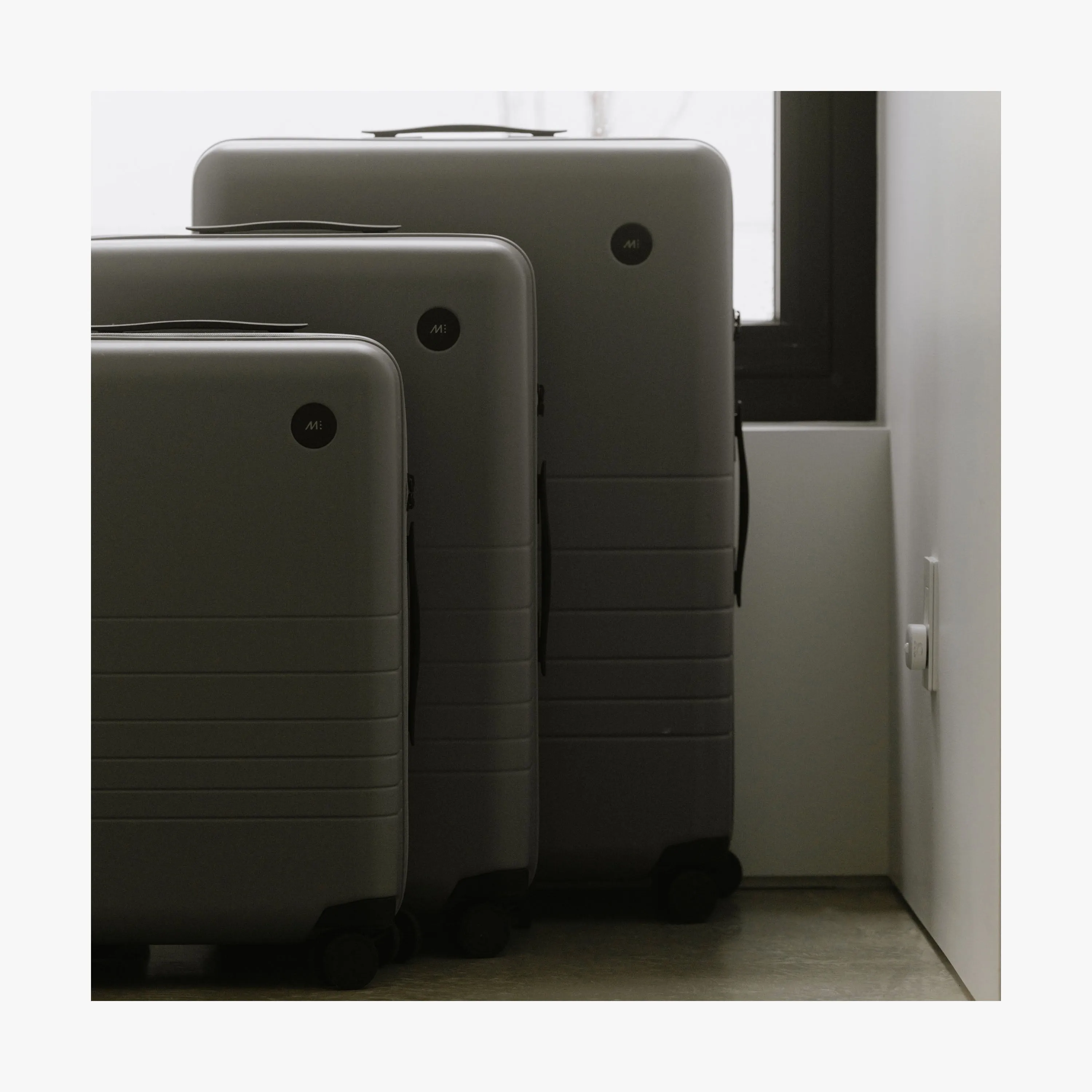 Expandable Check-In Medium