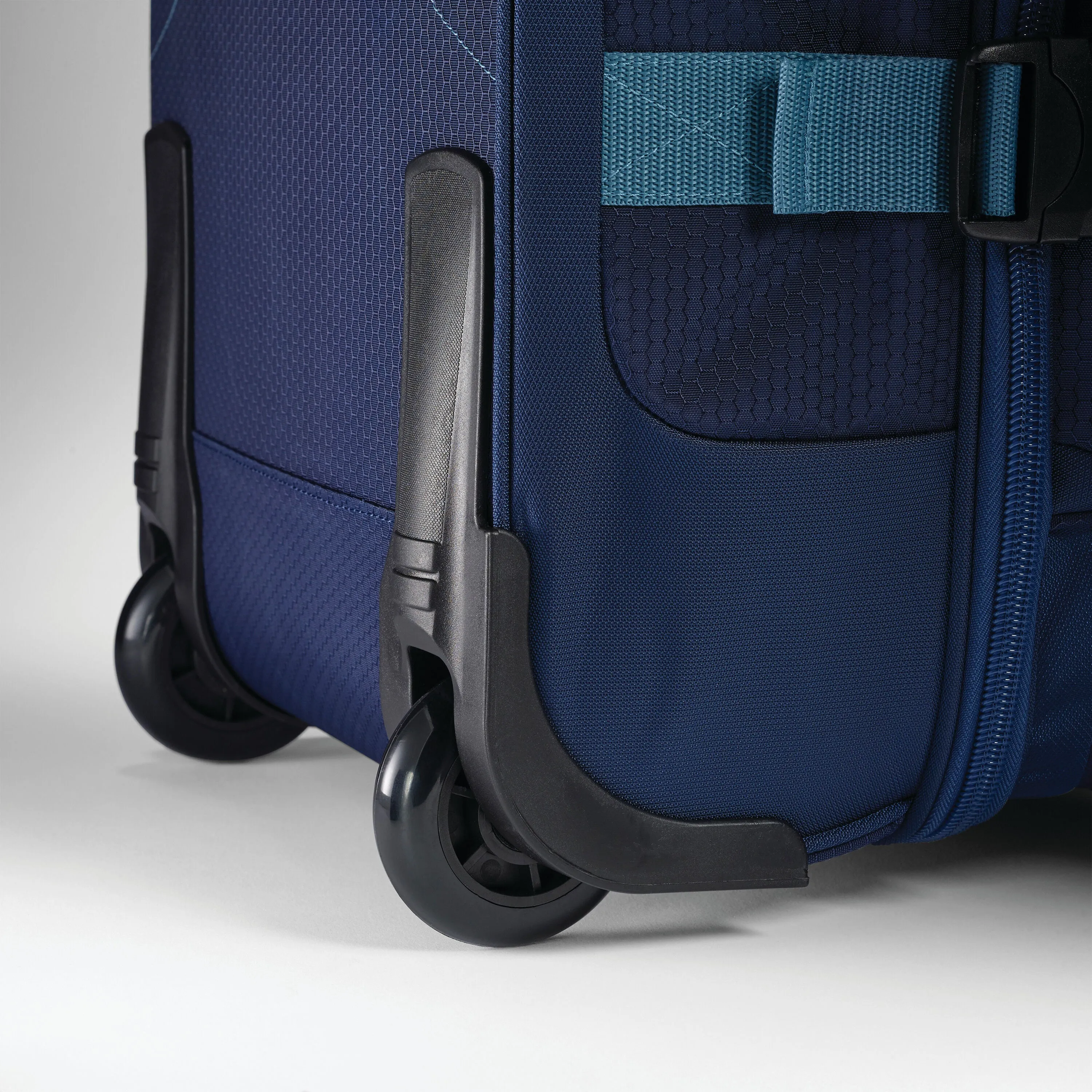 High Sierra Fairlead 28" Drop Bottom Duffel