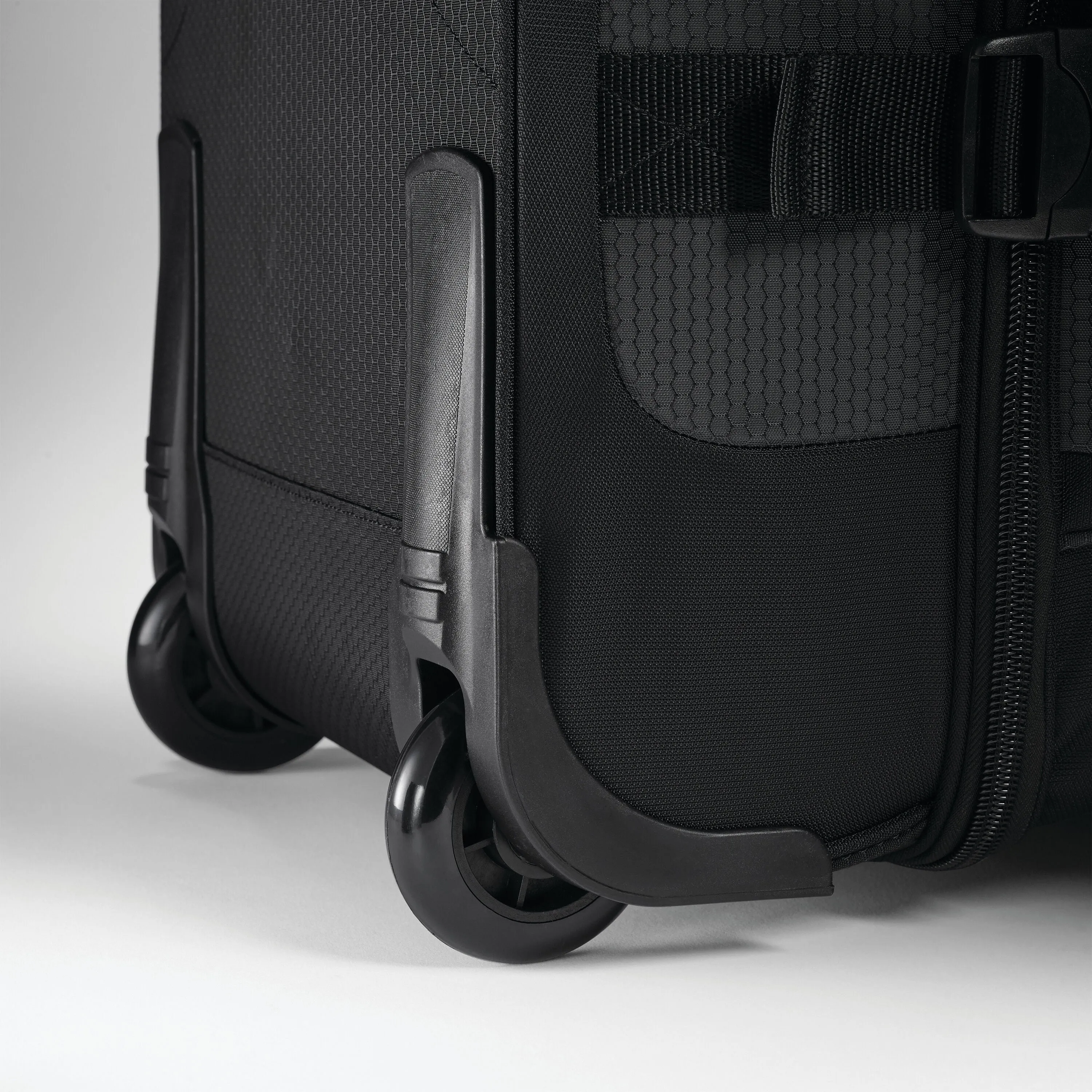 High Sierra Fairlead 28" Drop Bottom Duffel