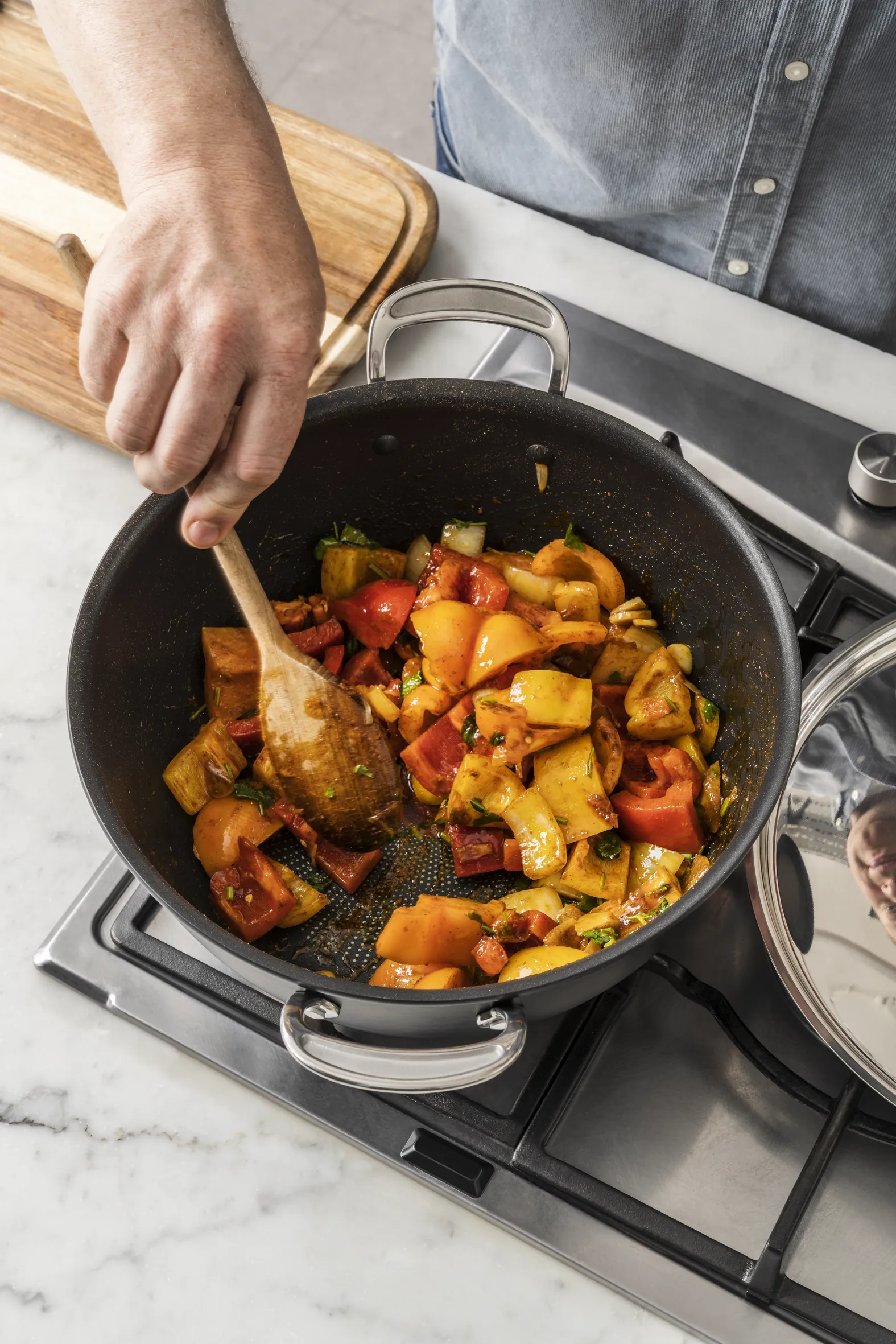 Jamie Oliver by Tefal Cooks Classic Induction Hard Anodised Big Batch Pan 30cm/7.2L   Lid