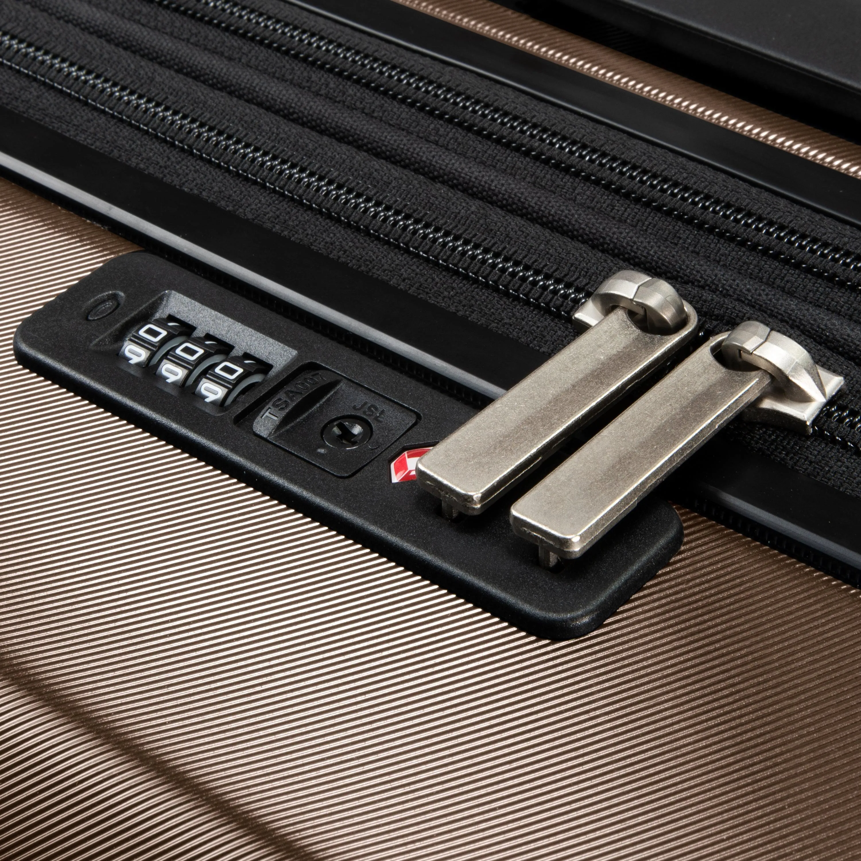 Melrose Hardside Medium Checked Spinner Luggage