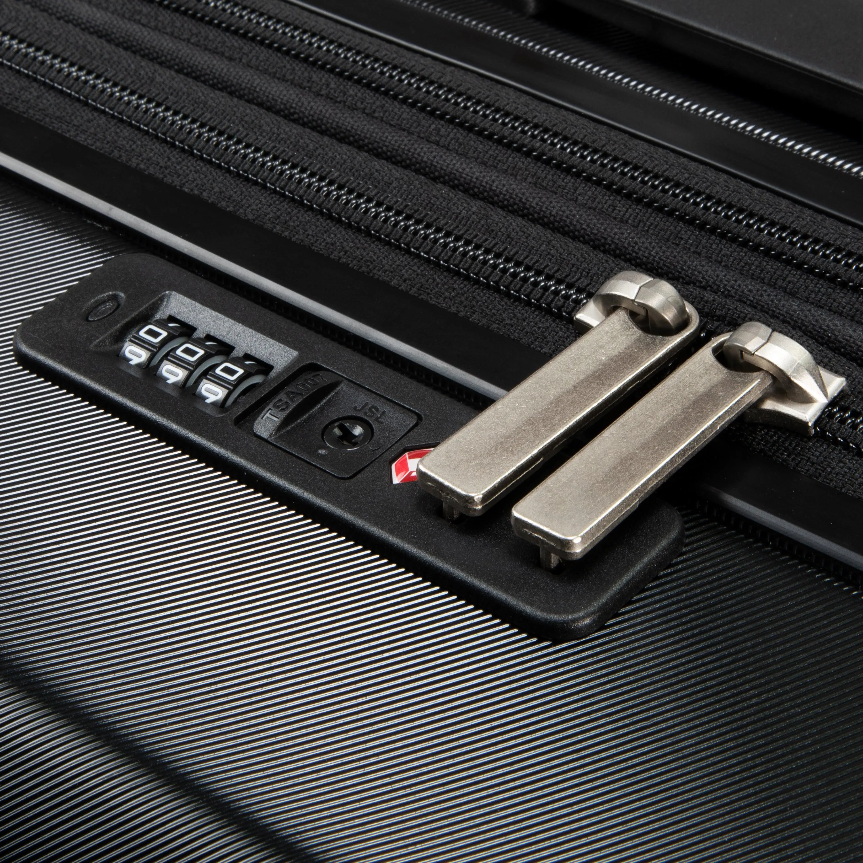 Melrose Hardside Medium Checked Spinner Luggage