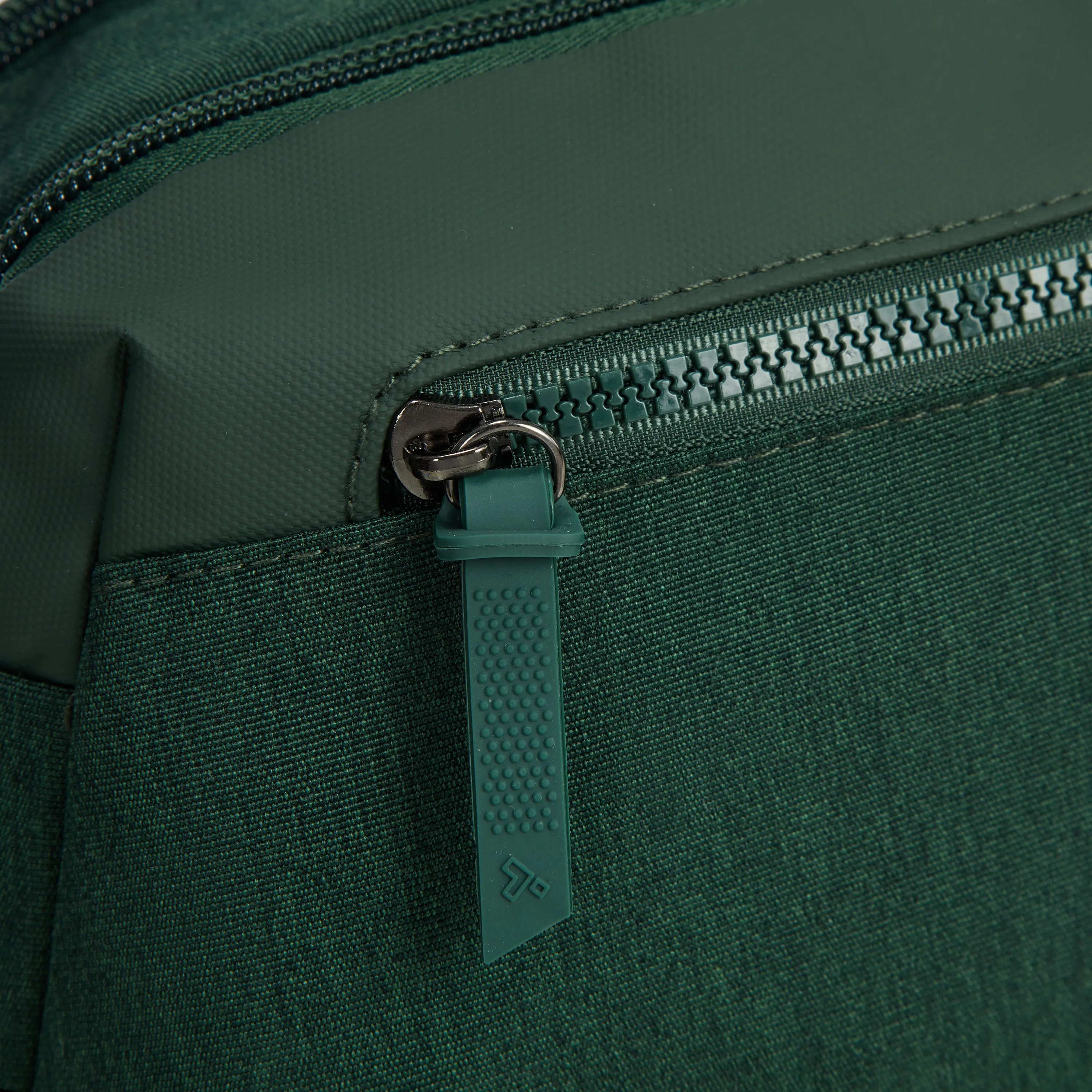 Metro Anti-Theft Dome Crossbody