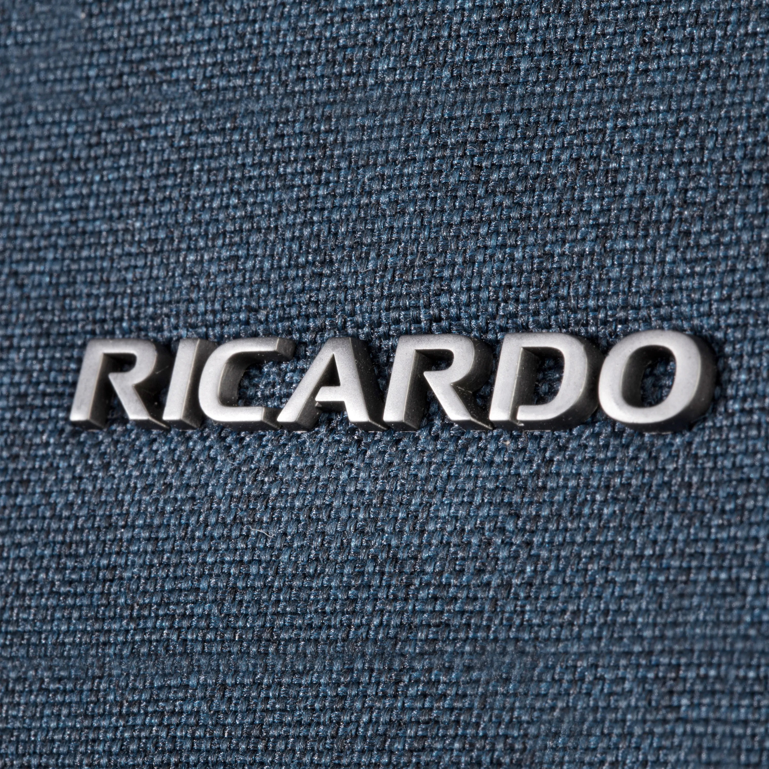 Ricardo Beverly Hills Malibu 3.0 Medium Check-In Expandable Spinner Luggage