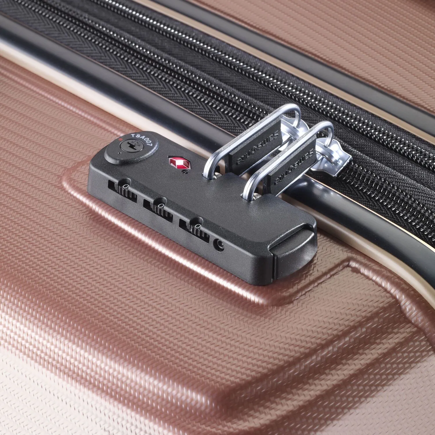 Samsonite Pursuit DLX Plus Spinner Medium Expandable Luggage