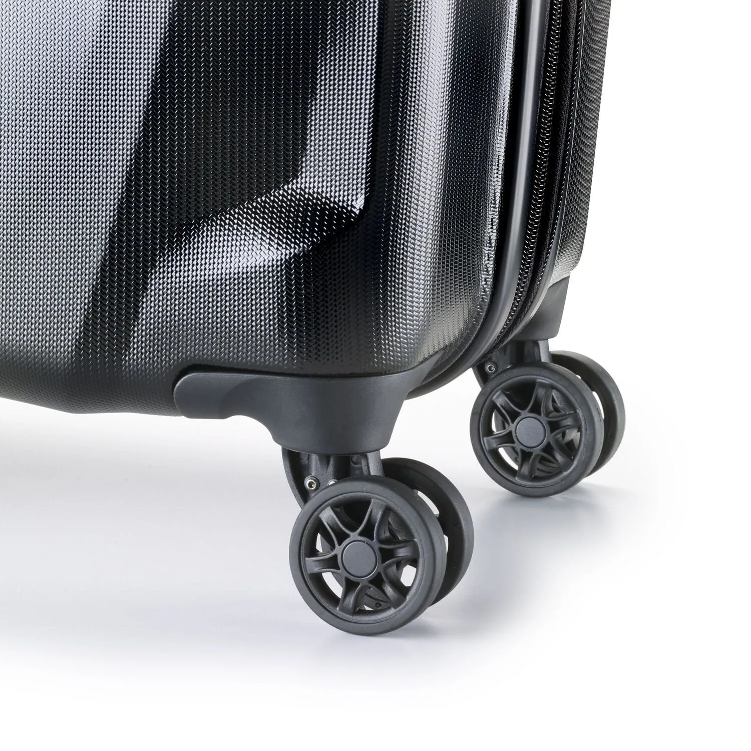 Samsonite Pursuit DLX Plus Spinner Medium Expandable Luggage