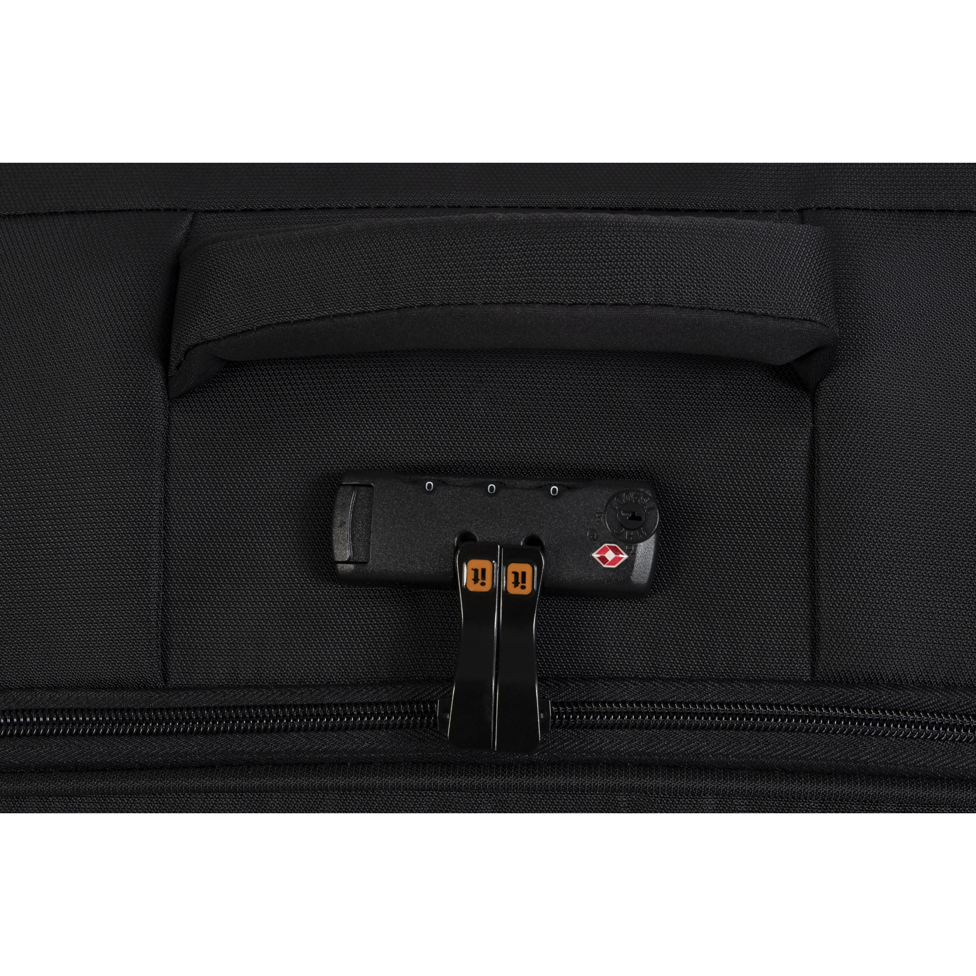 Simultaneous 22" Softside Carry-On 8 Wheel Spinner (Black)