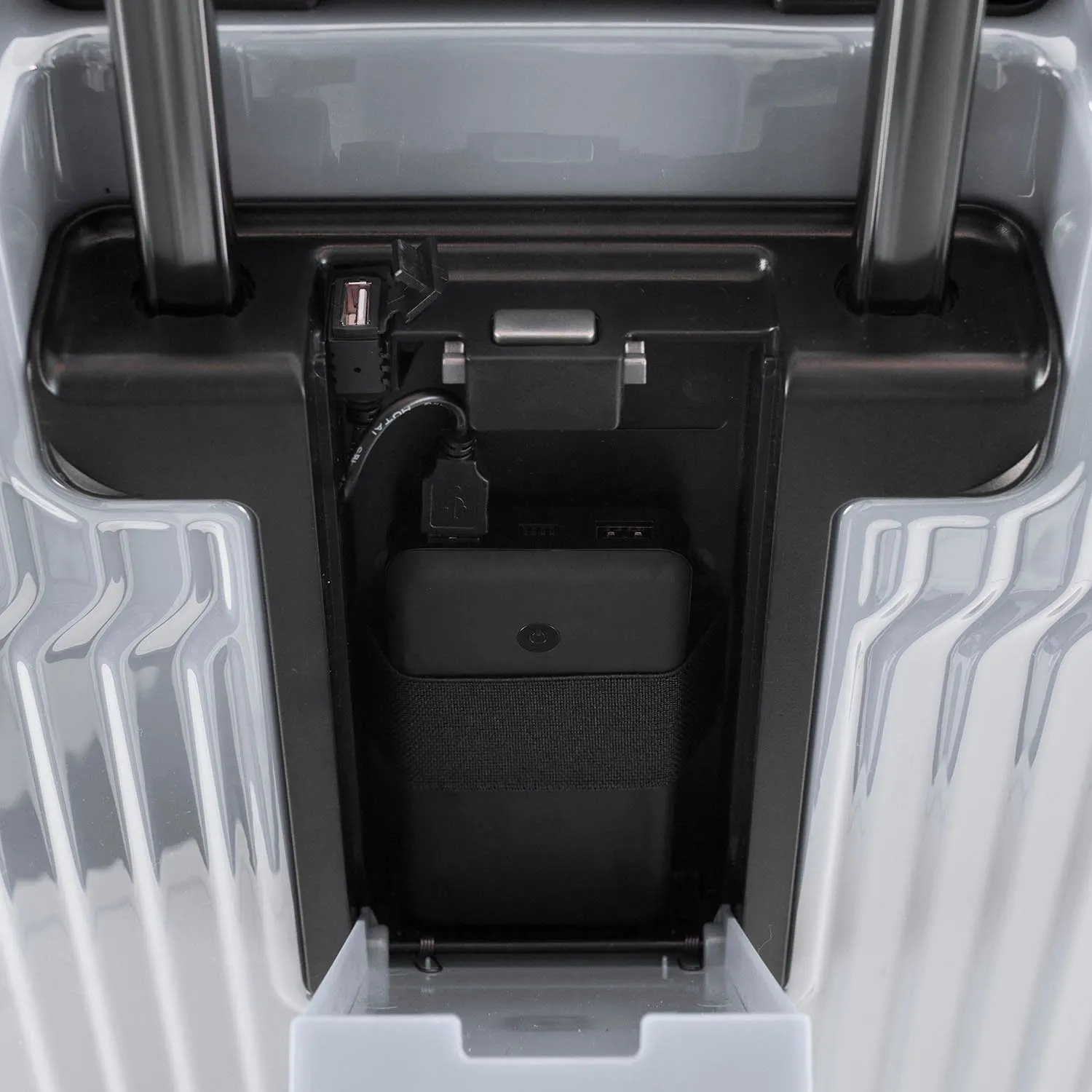 Tekno 21 Inch Carry-on - Silver