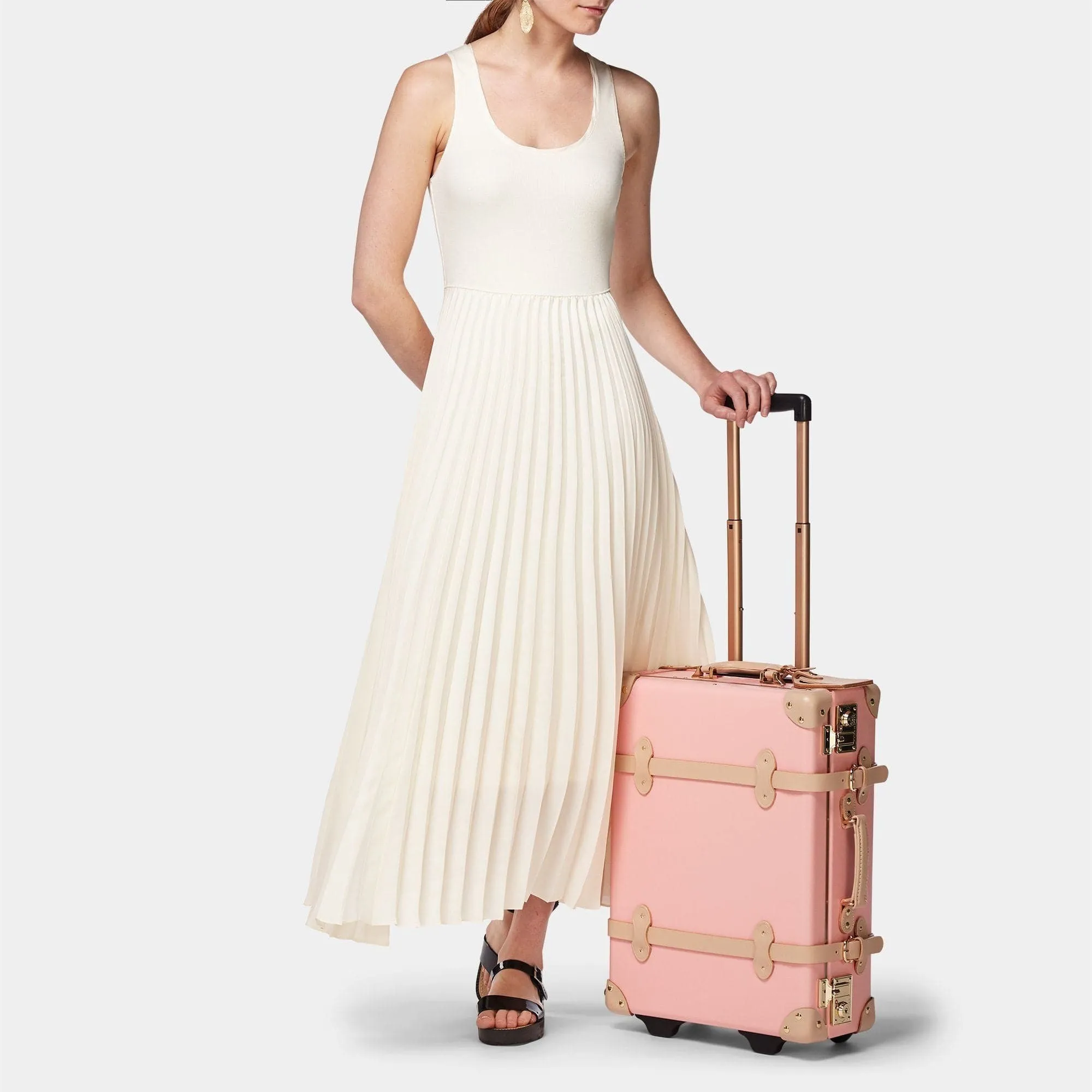 The Correspondent - Pink Carryon