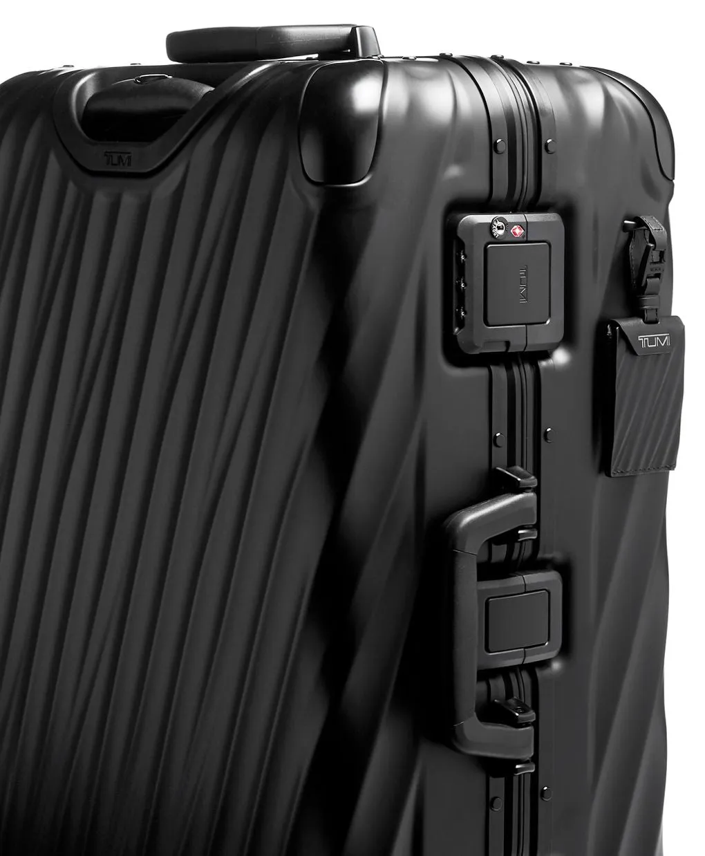 TUMI 19 DEGREE ALUMINUM 26”  Short Trip Hardside Spinner