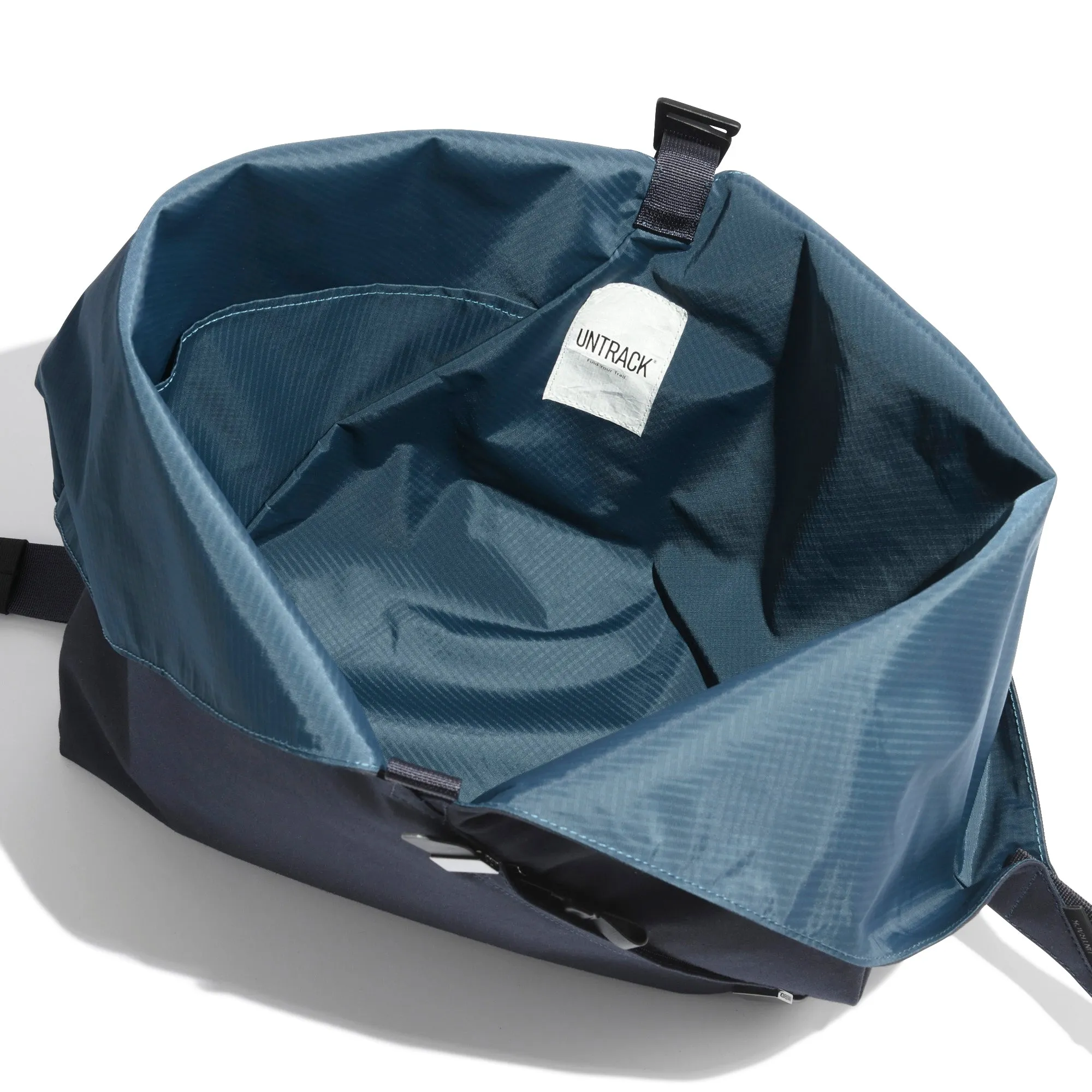 UT CITY VT AZUMA Bag