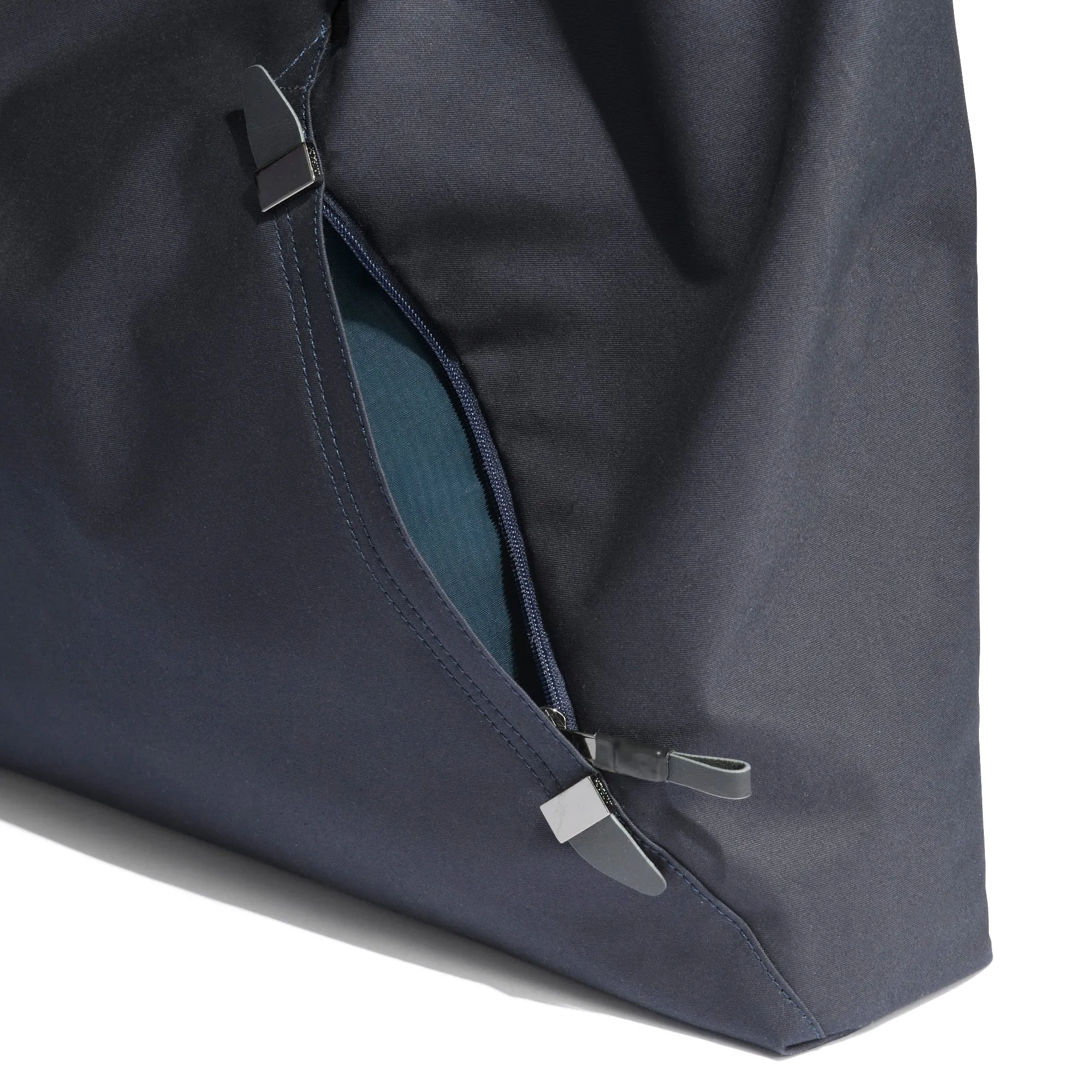 UT CITY VT AZUMA Bag