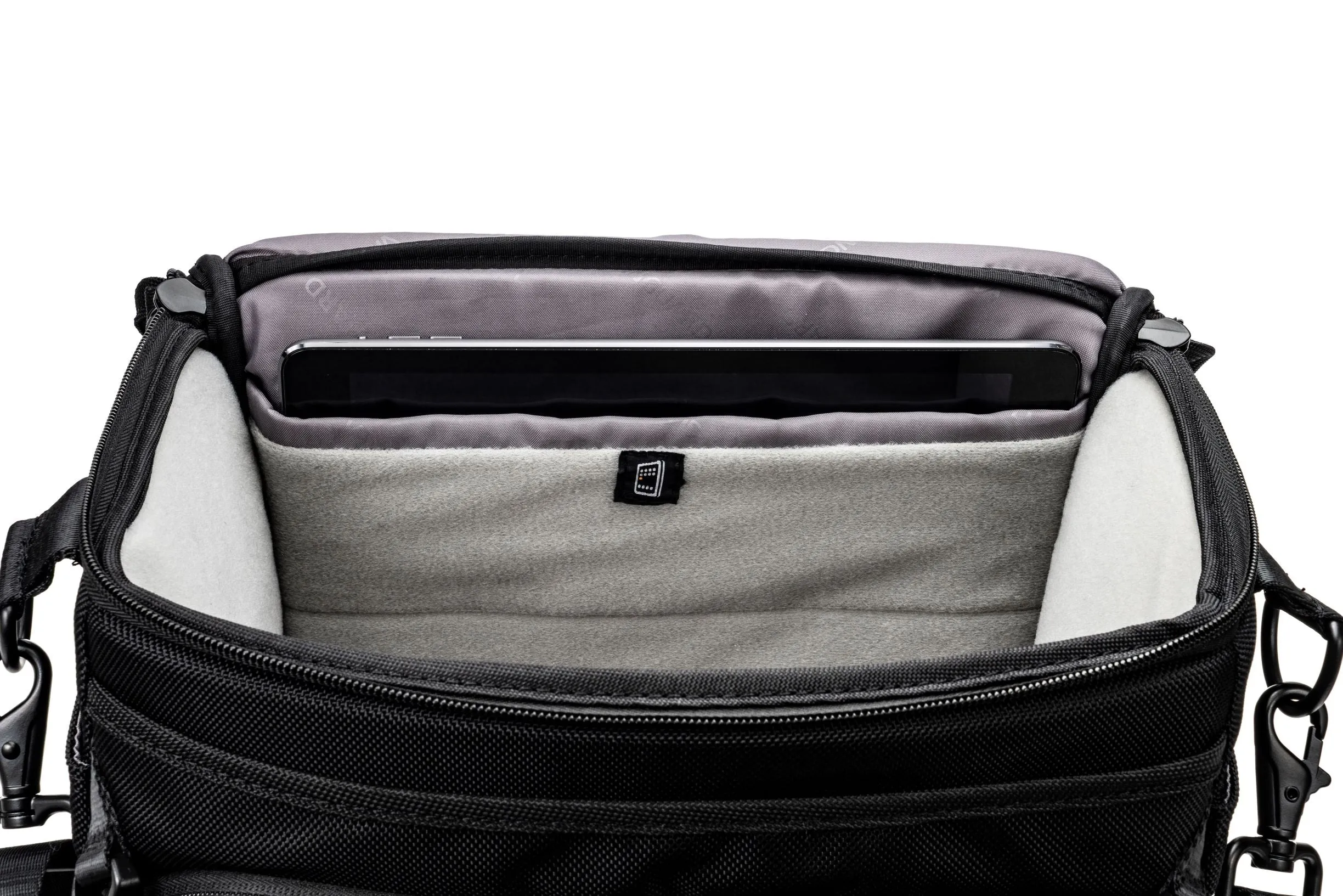 VEO SELECT 28S BK Shoulder Bag. Black