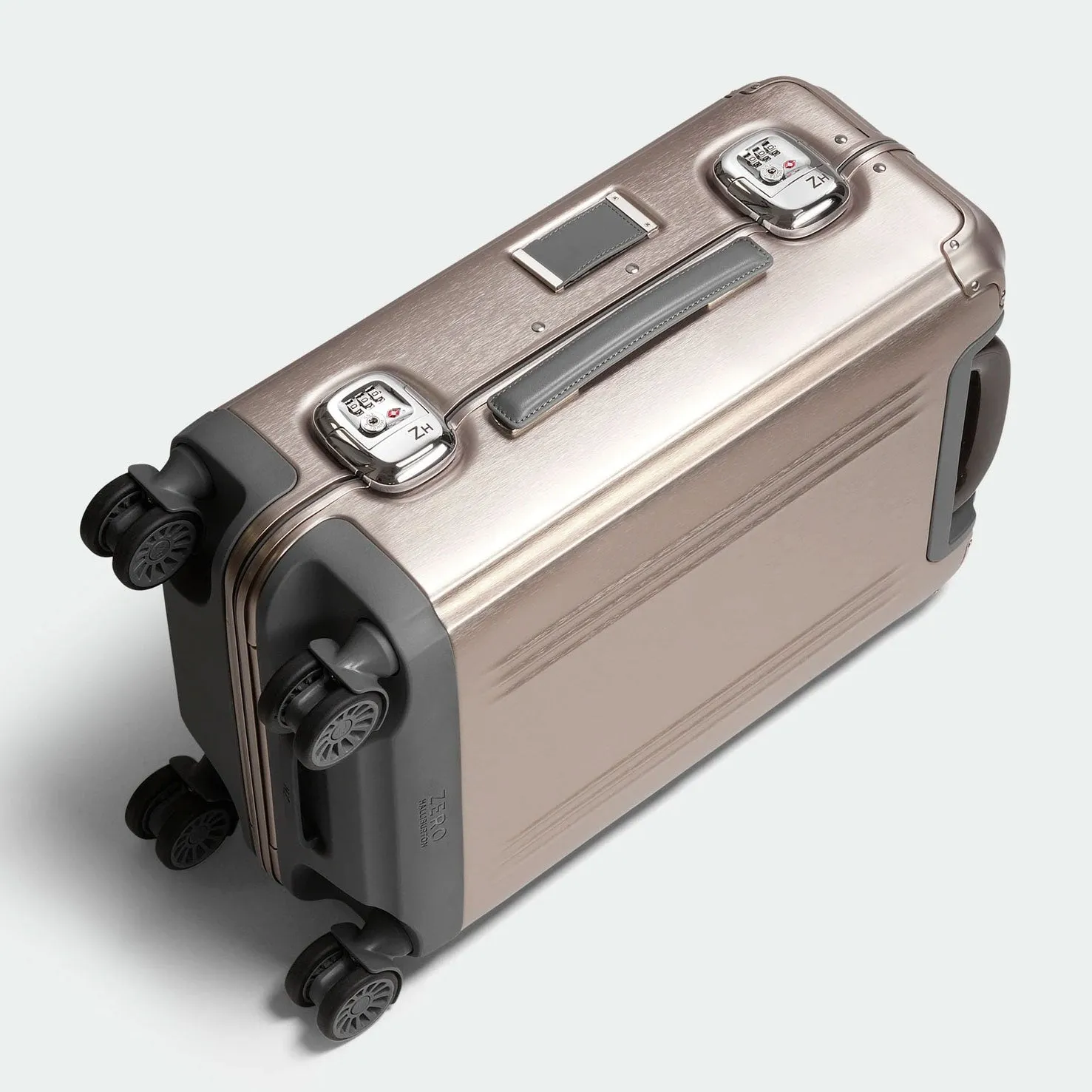 Zero Halliburton Pursuit Aluminum International Carry-On Case